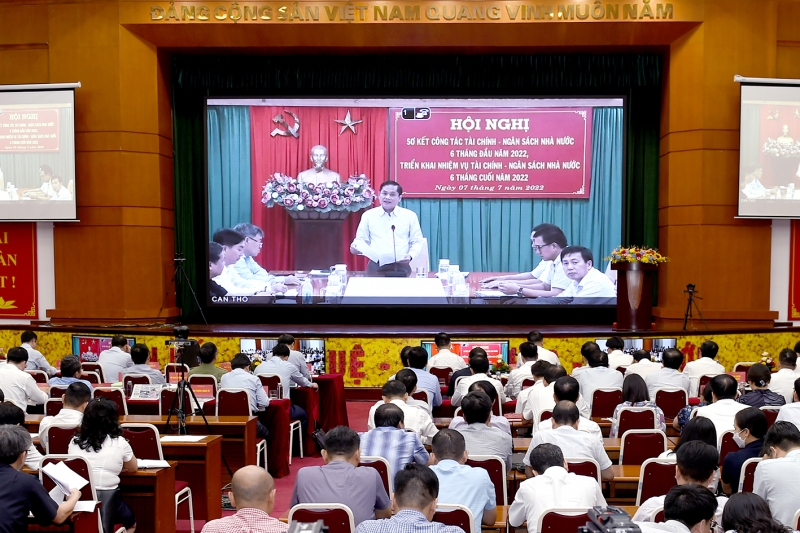 Các địa phương phấn đấu đạt và vượt chỉ tiêu dự toán NSNN được giao Các địa phương phấn đấu đạt và vượt chỉ tiêu dự toán NSNN được giao